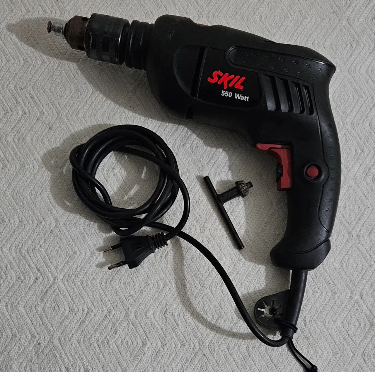 Furadeira SKil 550W 127V