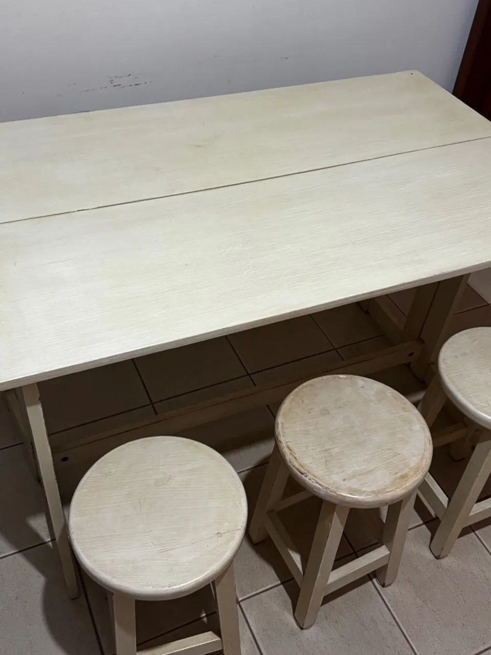 Mesa dobrável com 3 banquetas64276675377281123