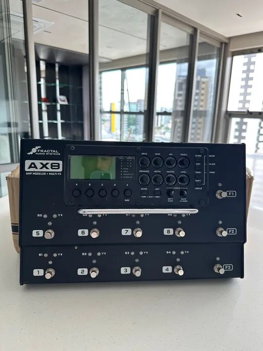 Fractal Audio AX8 - Multi FX Amp Modeler
