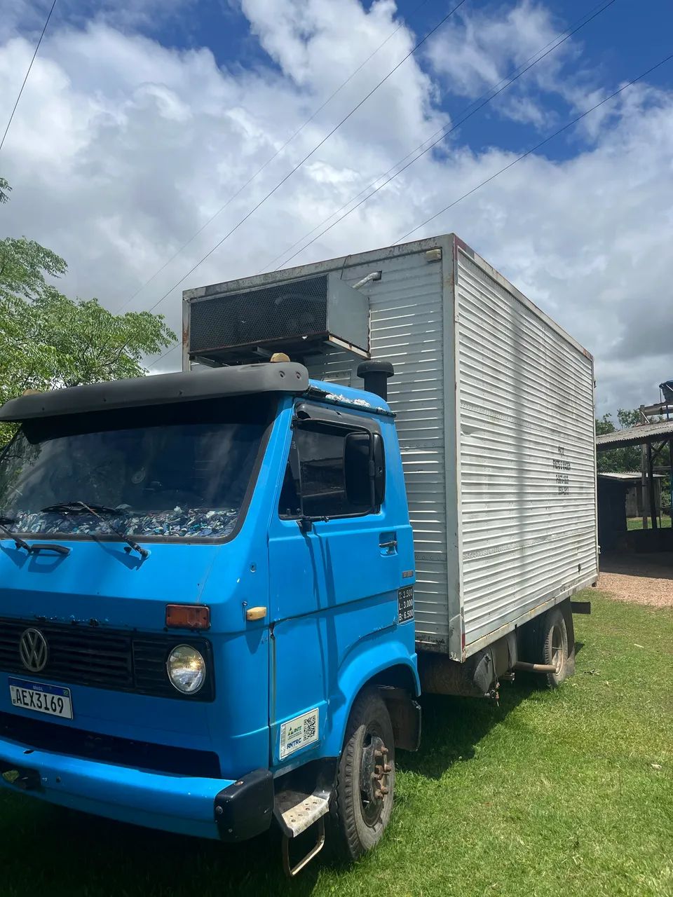 Caminhão pra feirante com câmera fria