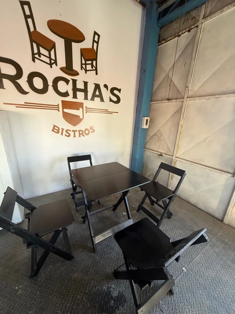 Kit mesa baixa com 4 cadeiras para bares e restaurantes  - Foto 2