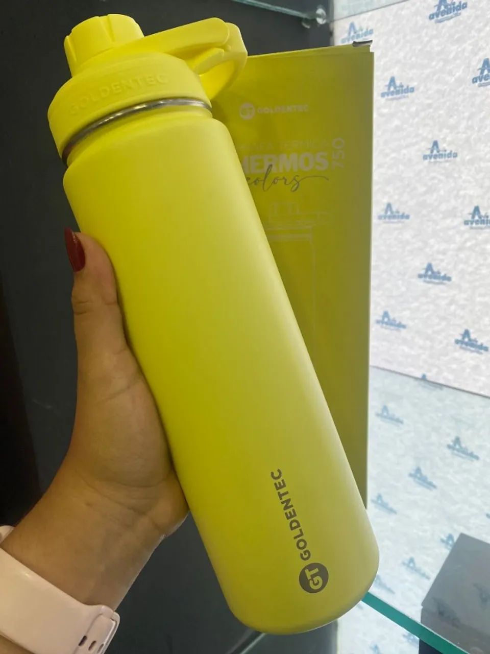 Garrafa 750ml + Alça + Capa, perfeita para te acompanhar nos treinos! - Foto 3