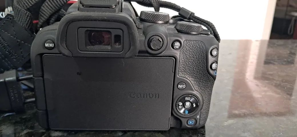 Kit completo Canon R10 na garantia + bateria extra + adaptador de lente EF/RF + case novo - Foto 3