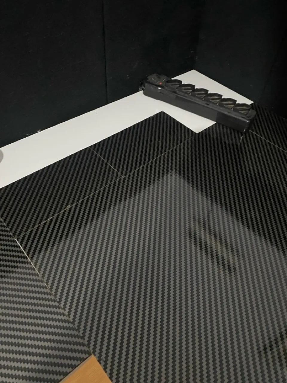 Mesa em L com duas gavetas