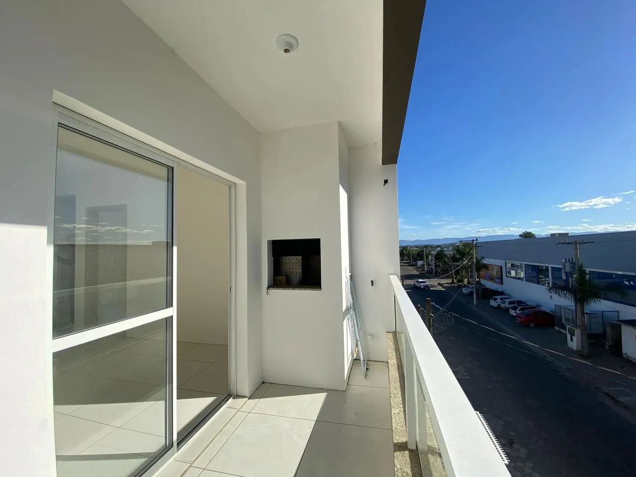 Apartamento de 02 dormitórios com sacada no centro! - Foto 4