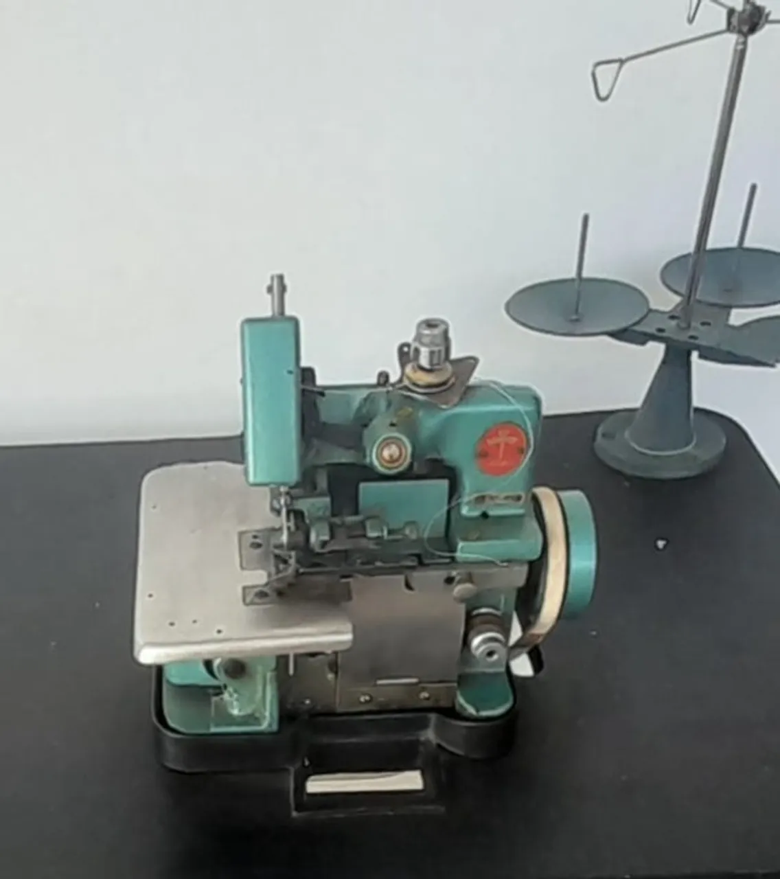 Máquina Overlock chinesinha usada