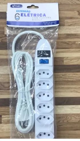 Extensão Elétrica Com Fusível 6 Tomadas Knup SL-7606 1,5m Branca - Foto 3