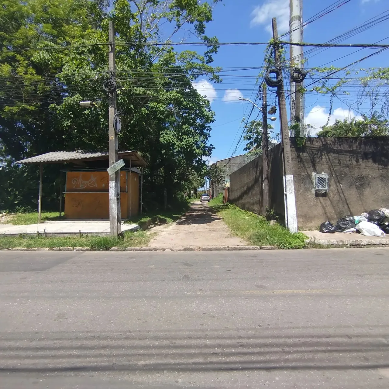 LINDO TERRENO DE 1.225m2 EM ALAMEDA NA RUA ALACID NUNES NO TENONE
