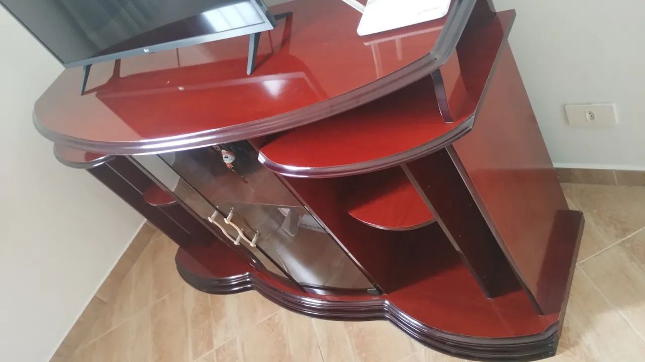 Rack de sala em madeira 