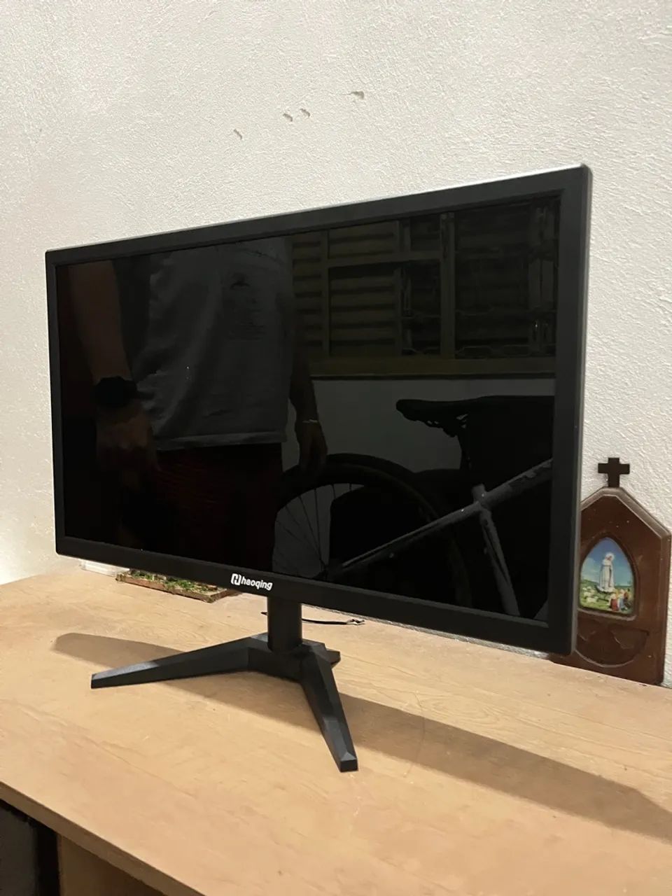 Monitor Haoqing 20 polegadas - NÃO VENDO POR MENOS DE 300
