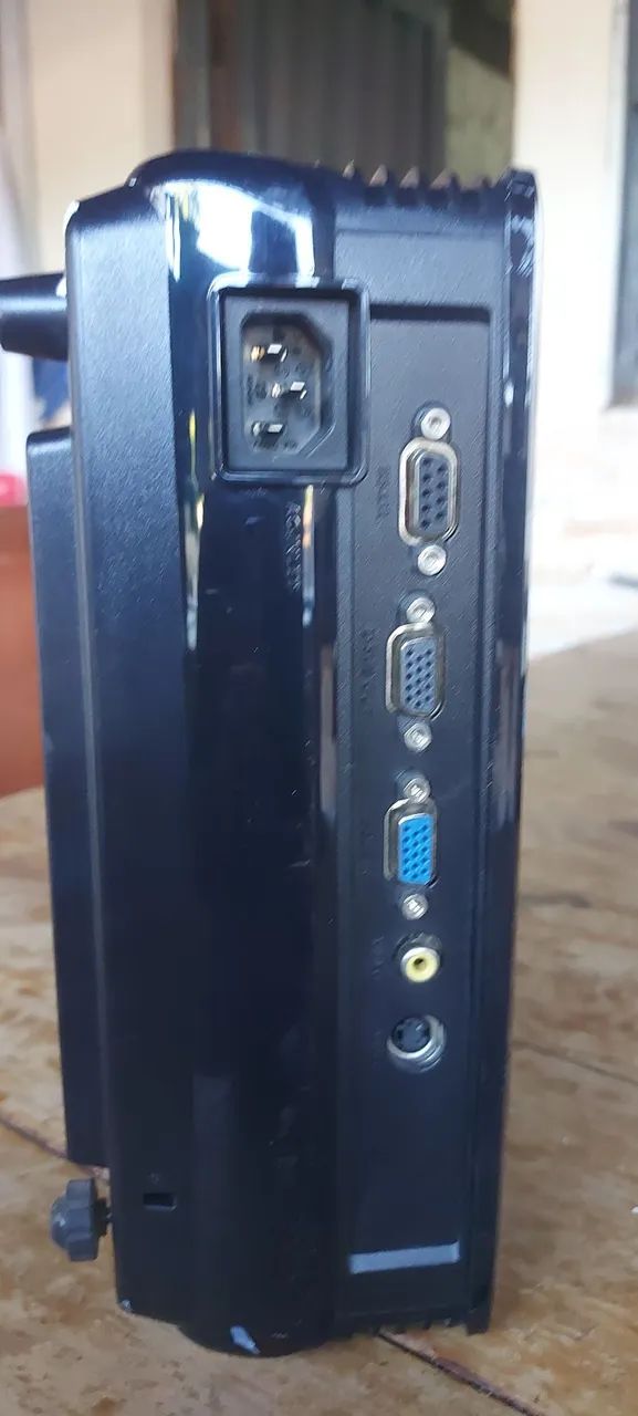 Benq MP512 projector with mold on screen corner64573481245570121