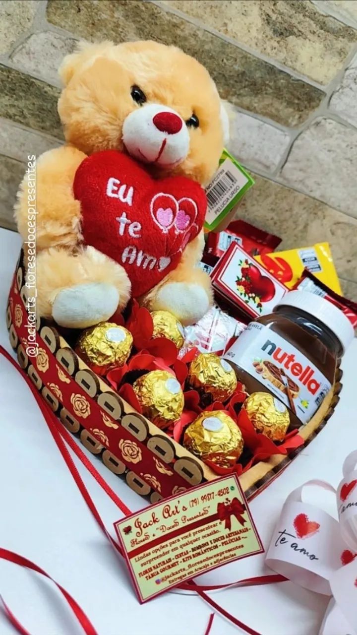 Cesta de café da manhã e de chocolate, buquê de rosas, girassol, presentes em Aracaju - Foto 4