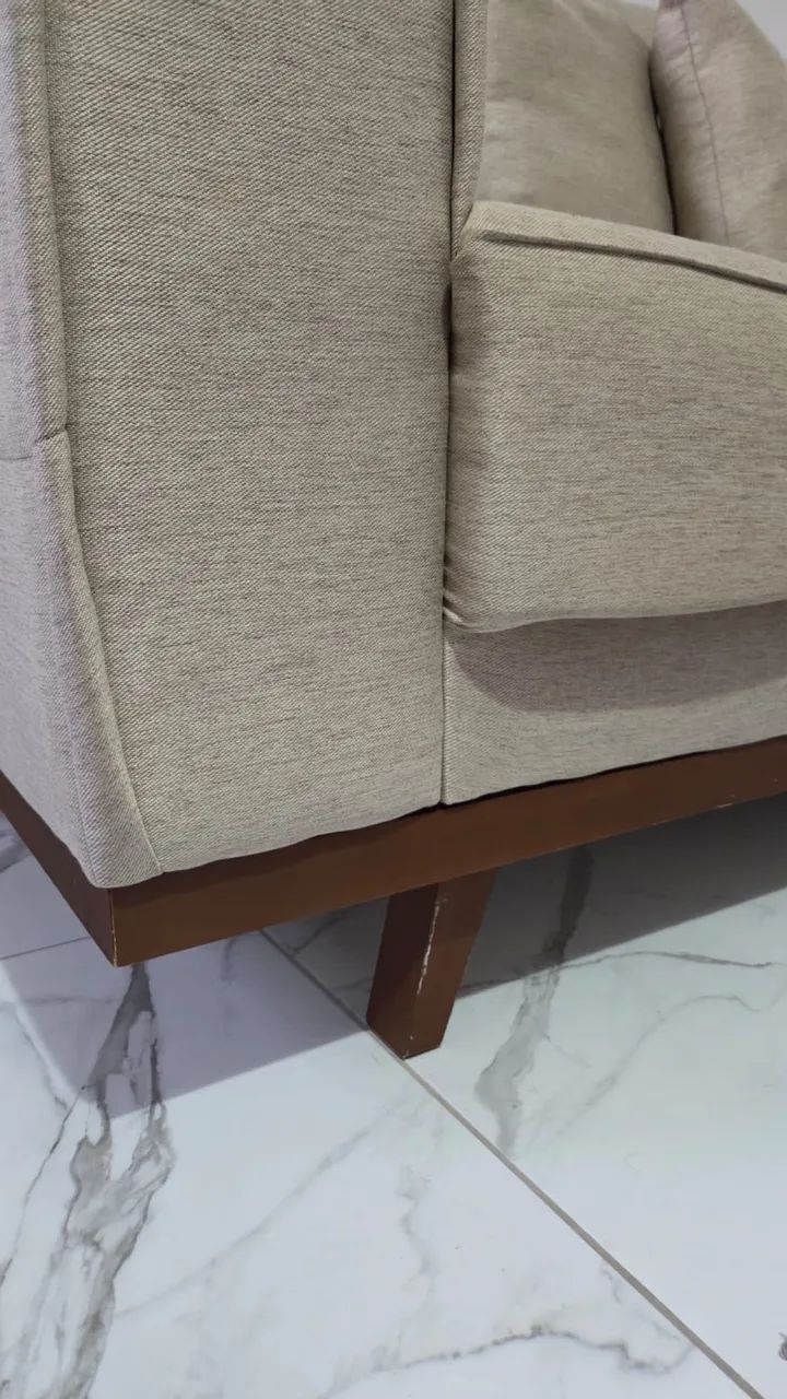 Sofá em linho64717834537345120