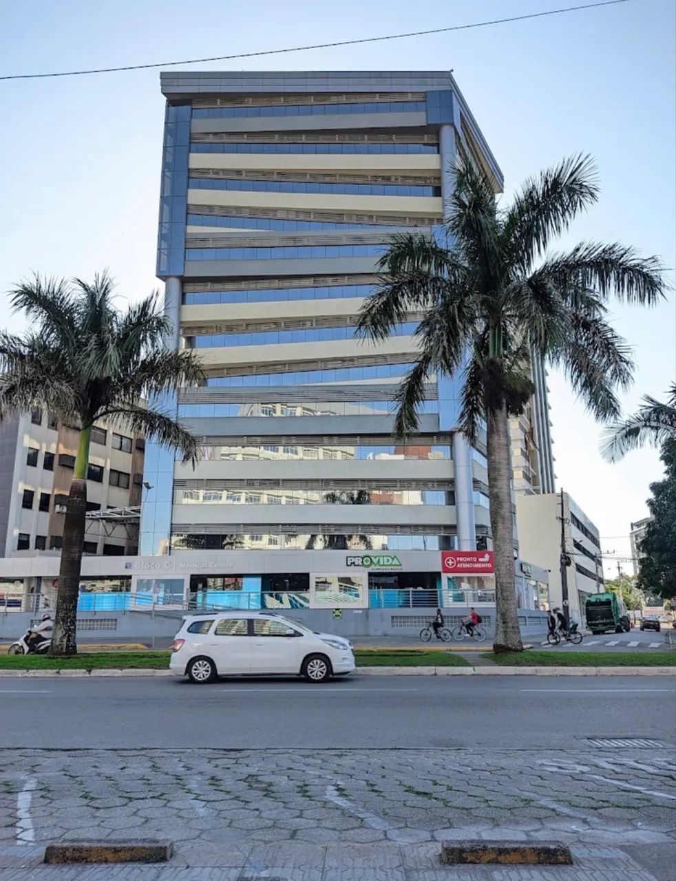Aluga se sala comercial edificio Pro Vida Medical Center