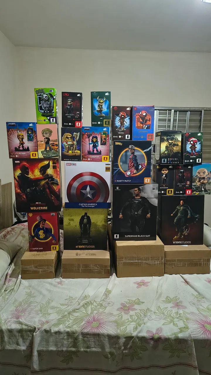 Empty Boxes Iron Studios436555685446307840