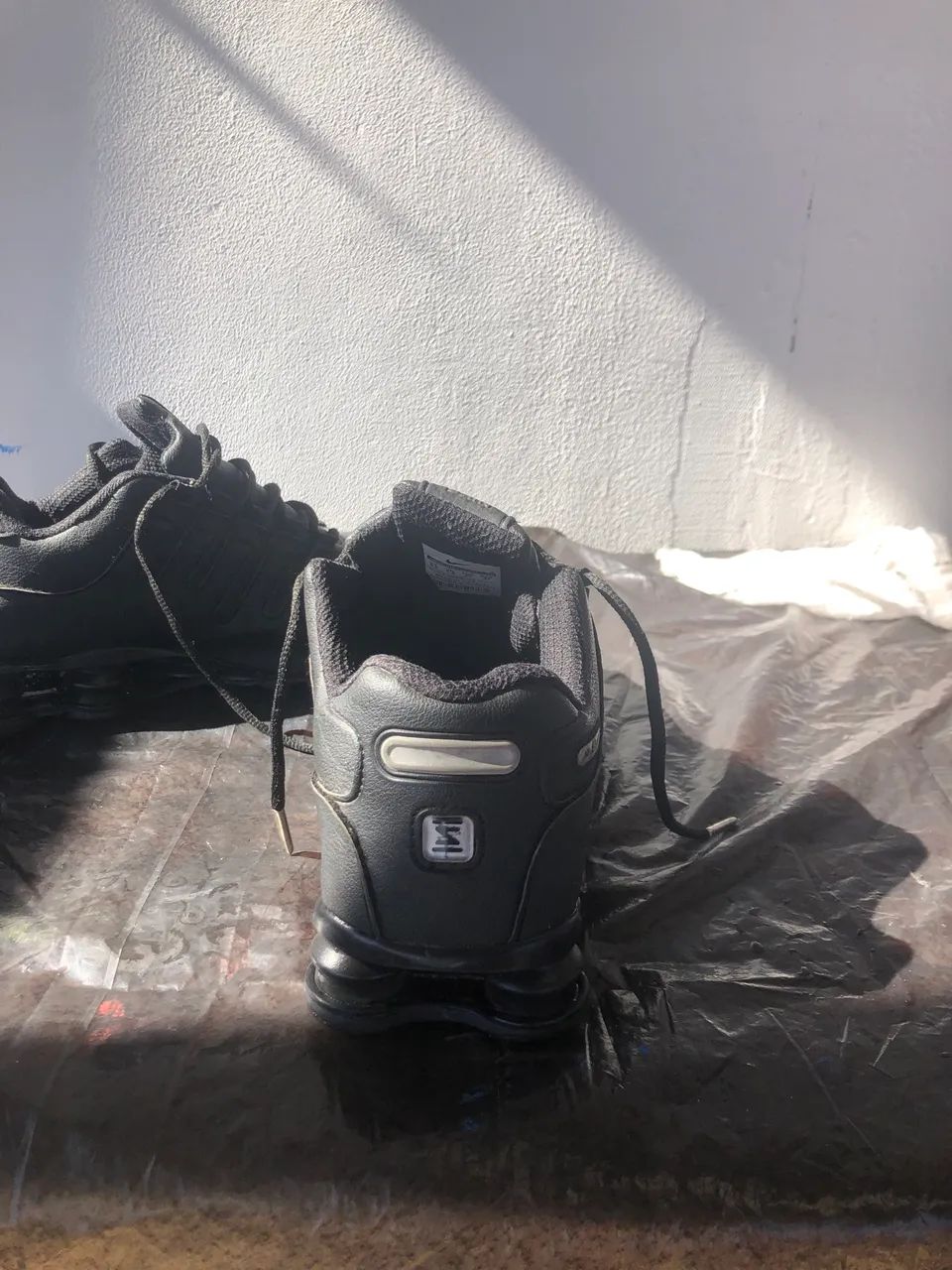 Nike Shox R4 Todo Preto  - Foto 3
