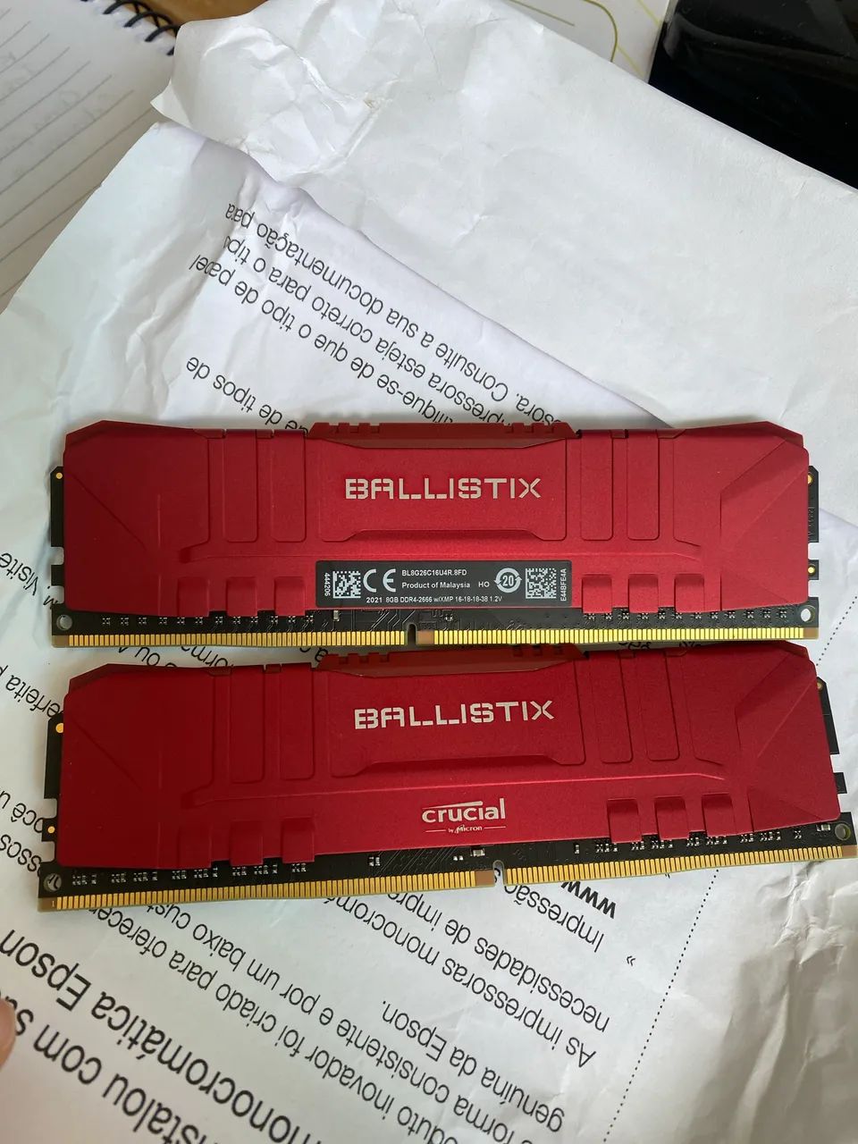 Memória RAM Ballistix Vermelha 16GB (2x8GB) DDR4 2666 Crucial