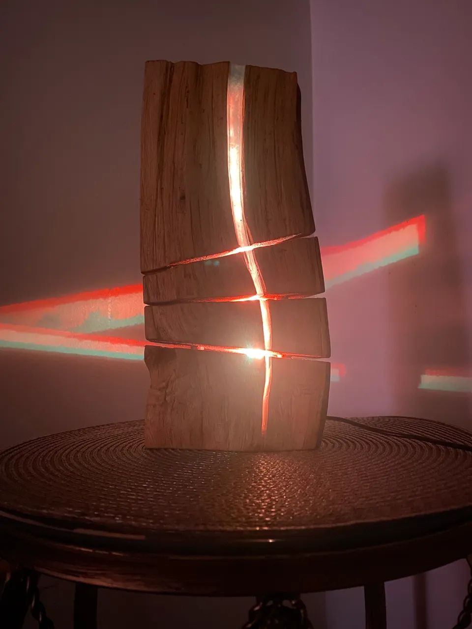 Luminária Artesanal De Madeira Com Resina Epóxi E Led - Foto 5