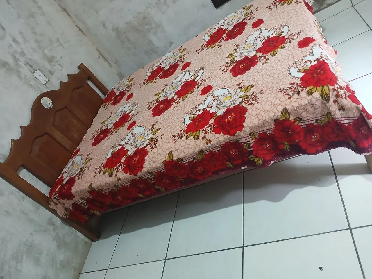 Vende-se essa cama com o colchão  - Foto 3