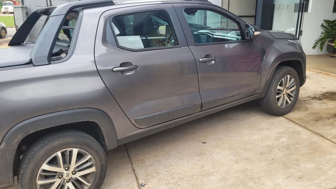 Fiat Strada Volcano 1.3 Flex 8V CD 2024
