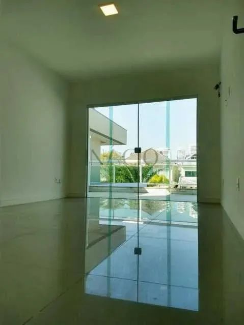 Casa triplex para alugar no Recreio dos Bandeirantes com 4 suítes e sotão - Foto 9