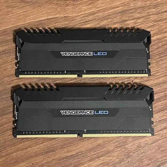 2x8 GB Memória RAM Corsair Vengance LED - 3000 MHZ - Foto 3