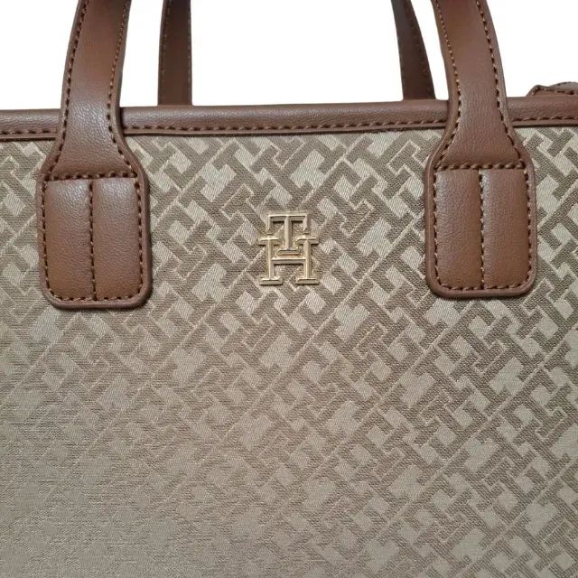 Bolsa Transversal Tommy Hilfiger Com Alça Dupla Marrom Marrom-claro Logo Marrom - Foto 3
