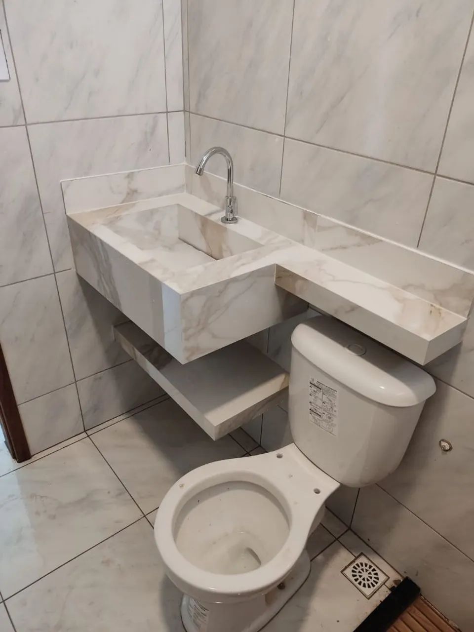 Pia escupida no porcelanato sobre medida  - Foto 3