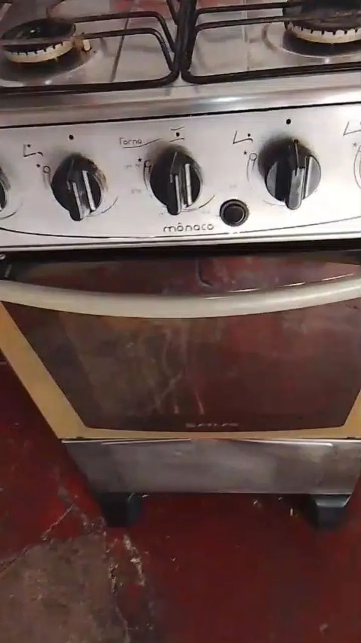 FOGÃO COM BOTIJÃO 
