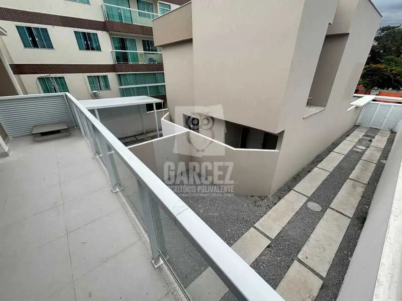 Casa de rua : Duplex / Residencial / Costazul