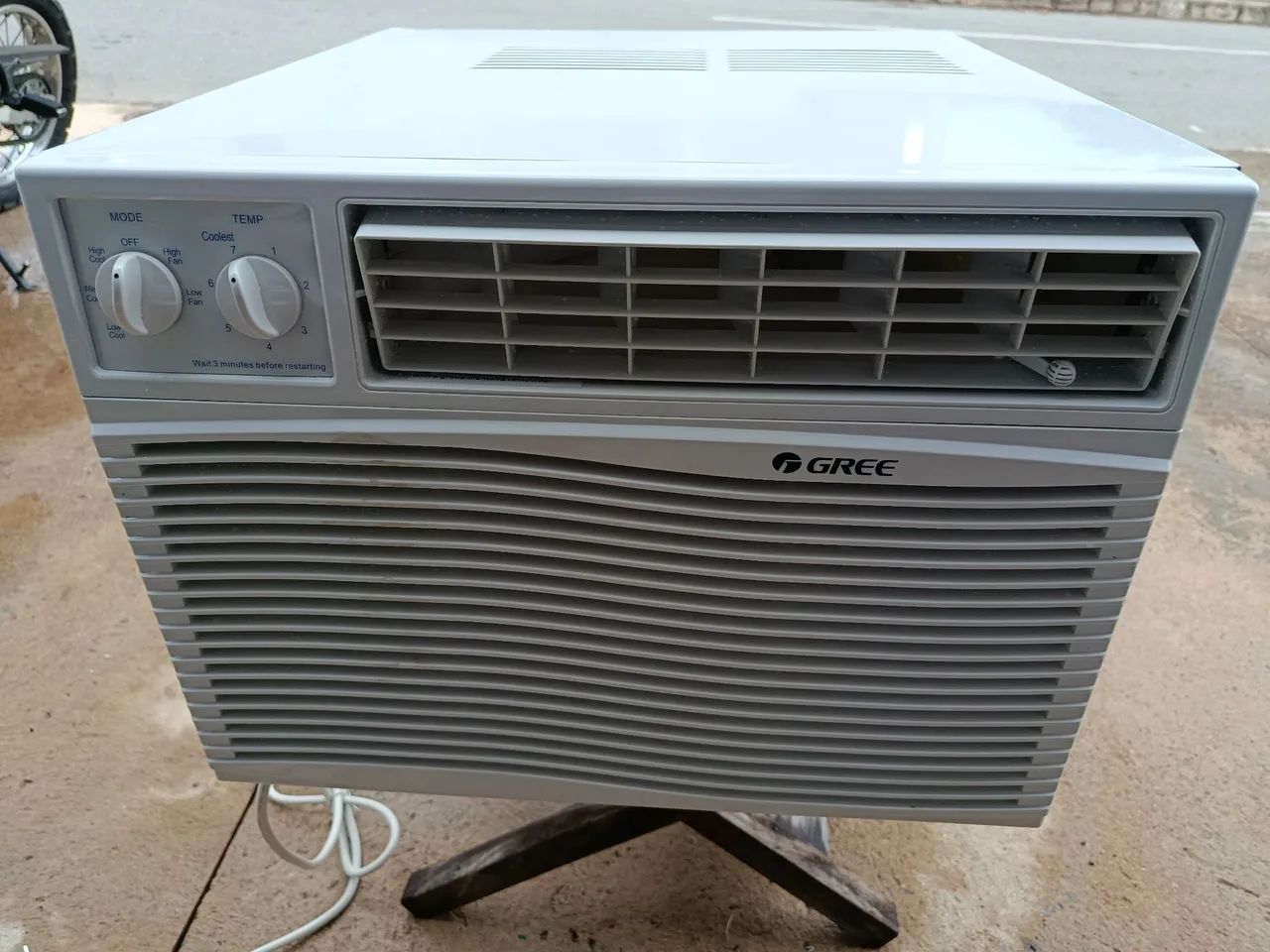 Vende-se ar condicionado ACJ.