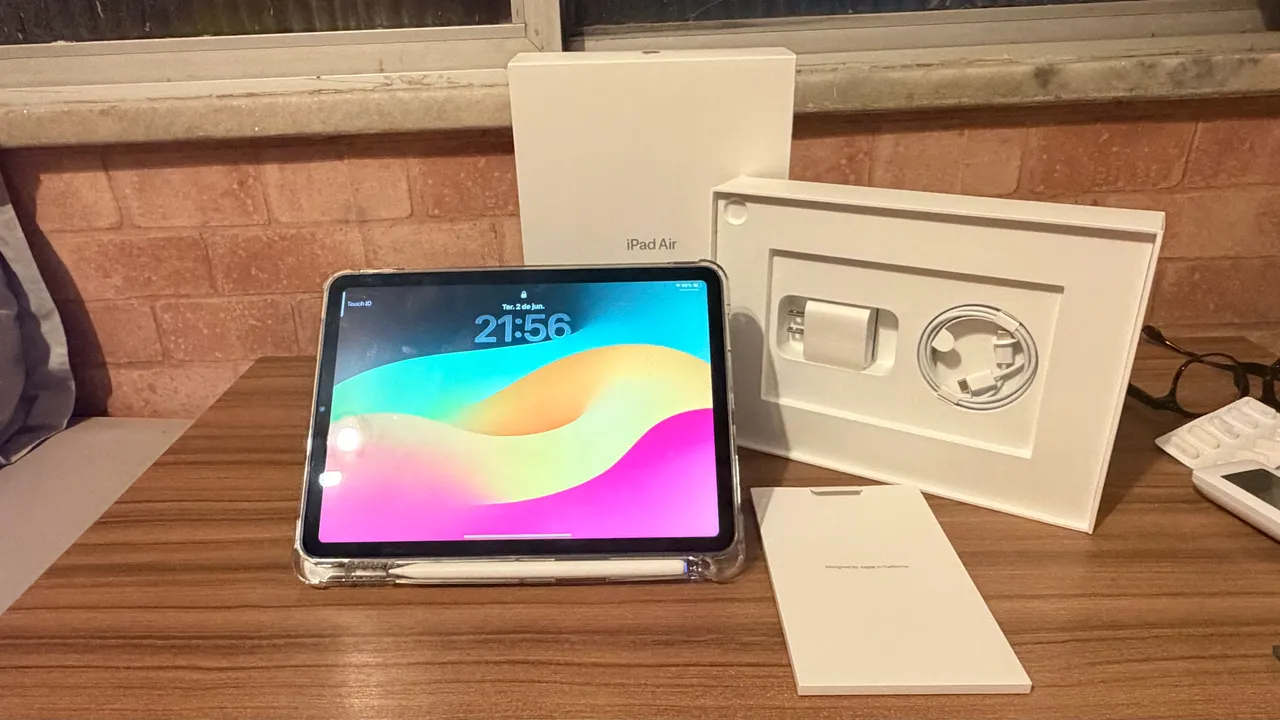iPad Air 5ª Geração - 64GB (Acompanha Teclado e Apple Pencil 2ª