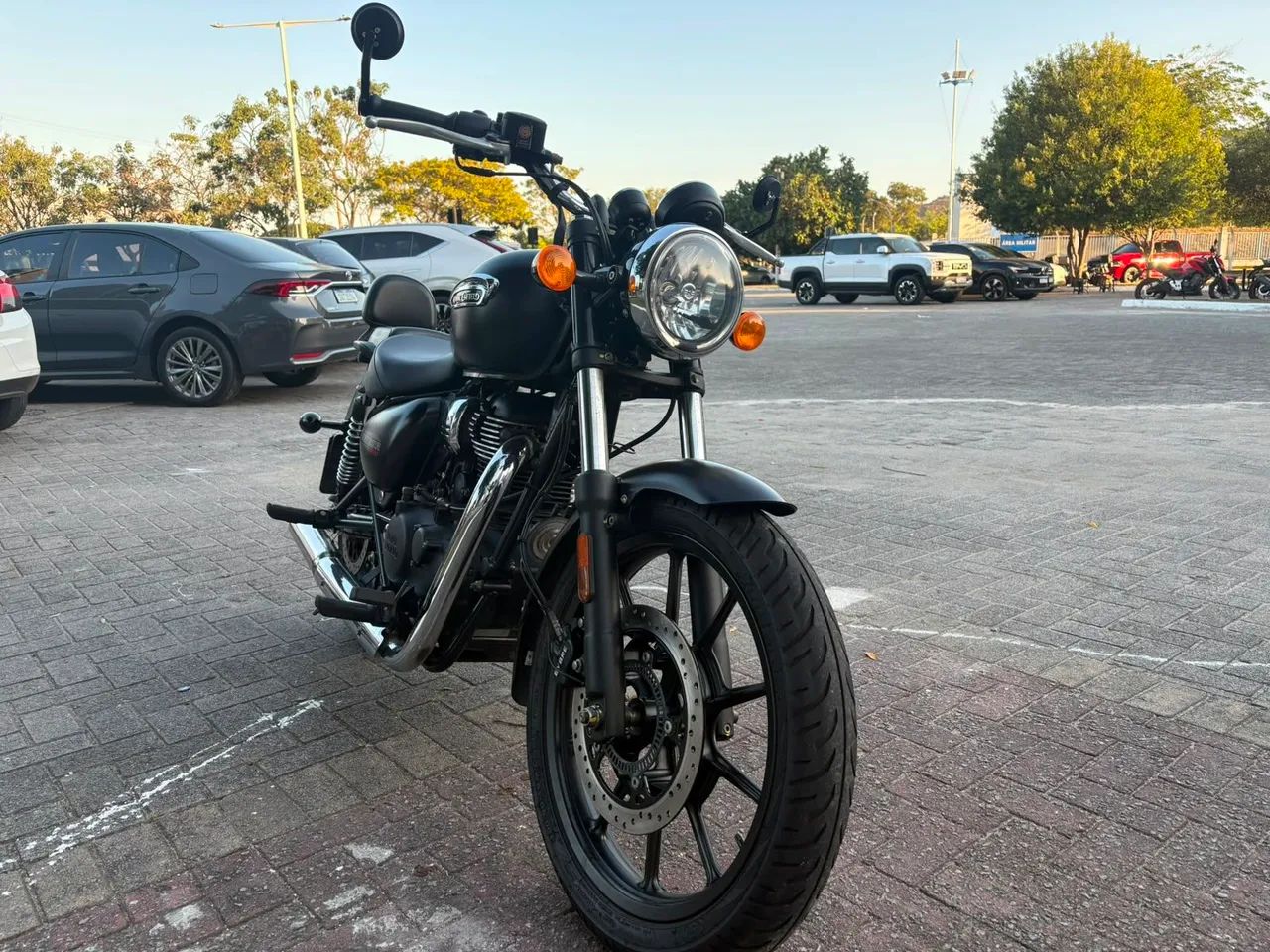 Meteor 350 Stellar Black - Foto 5