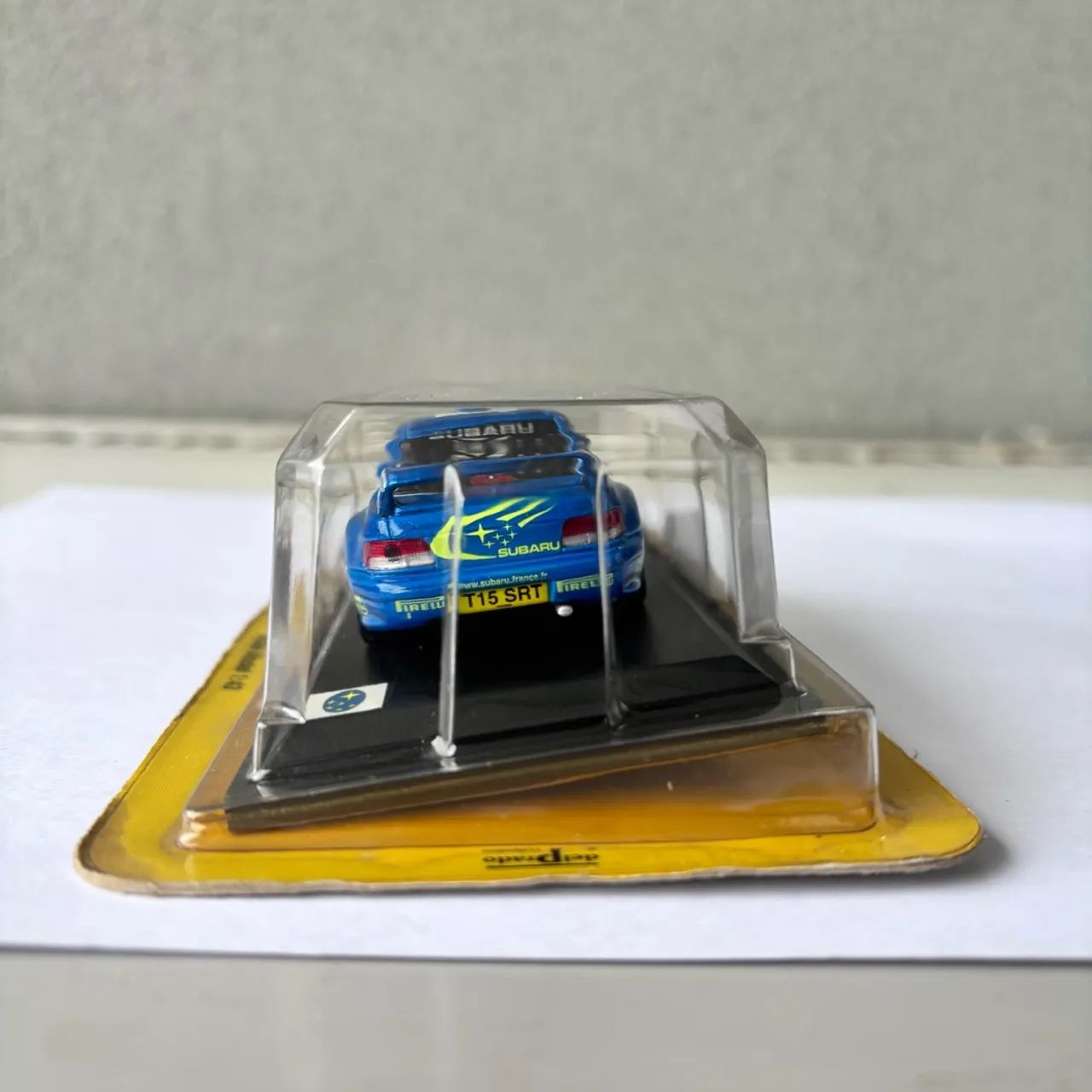 Miniatura Subaru Impreza WRC 2000 - Escala 1:43 com Base e Caixa - Foto 4