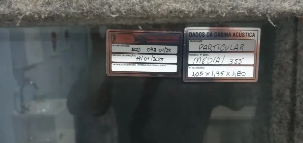 Cabine Audiométrica em Ótimo Estado - Calibrada e Pronta para Uso
