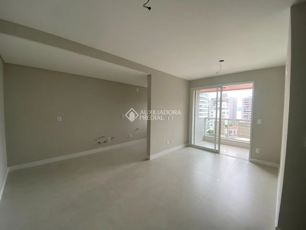 Apartamento com 2 quartos e vista para o mar, na Agronômica em Florianópolis. - Foto 3