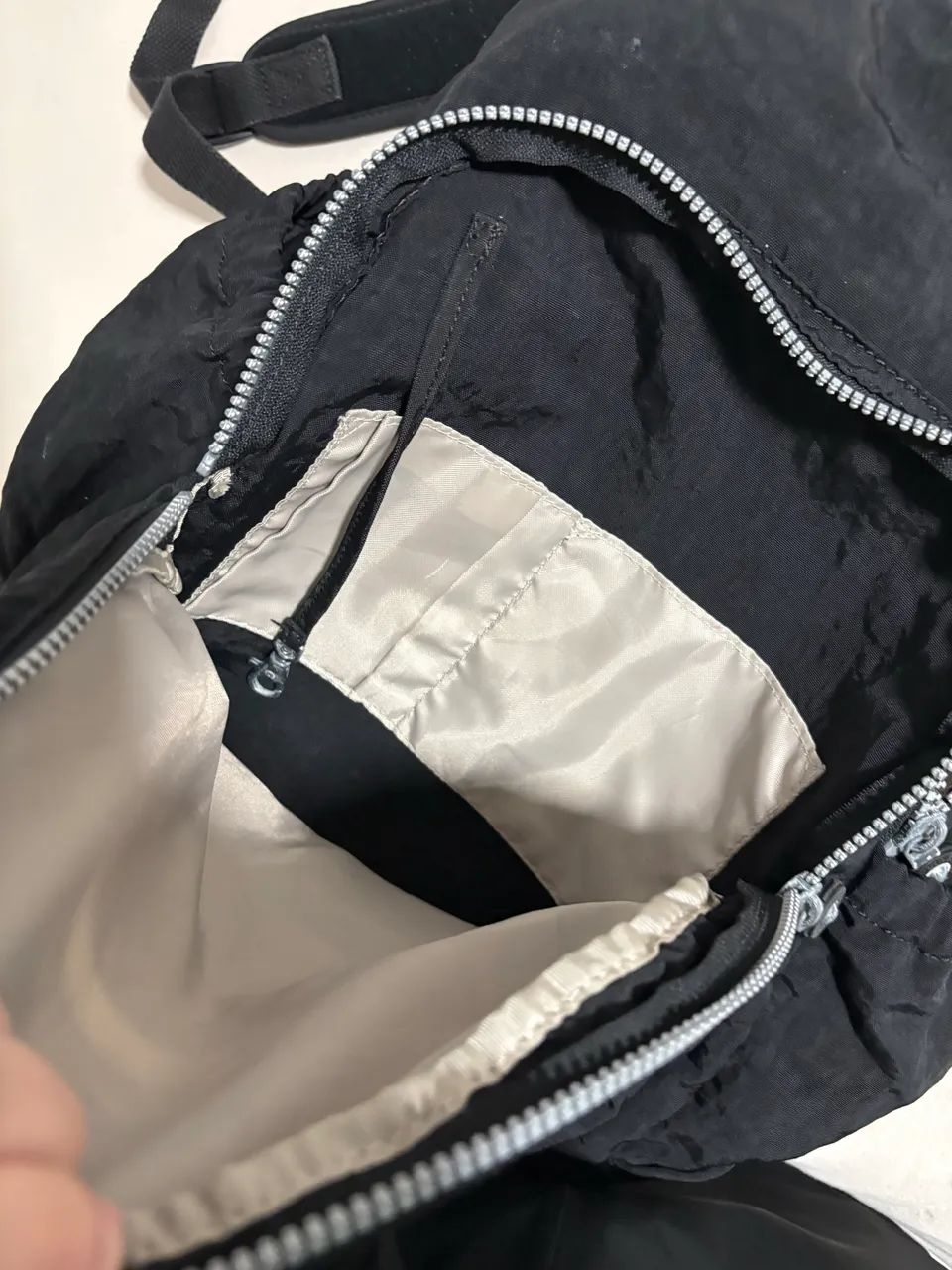 Mochila Kipling + Estojo 100 Pens - Foto 4
