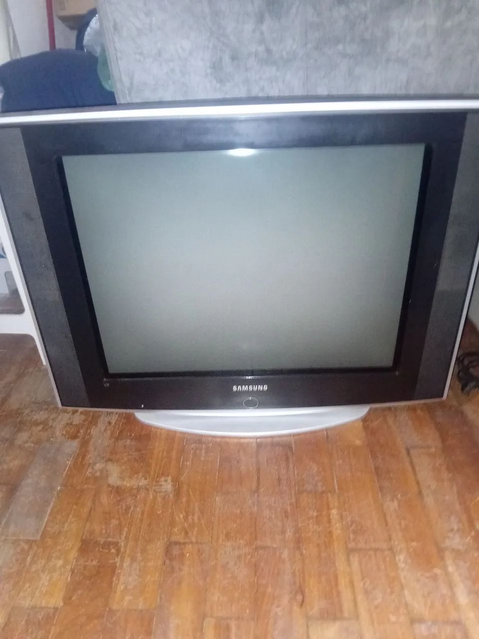 Tv Samsung com 29polegadas com defeito 
