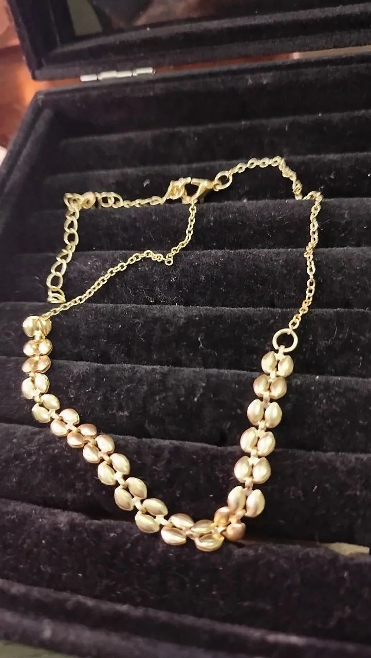 Colar chocker novo dourado hipoalergênico da marca Morana com ajuste - Foto 4