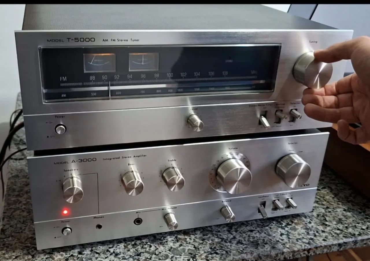 Amplificador e Tuner Onkyo ñ receiver Vintage anos 70 (Sansui