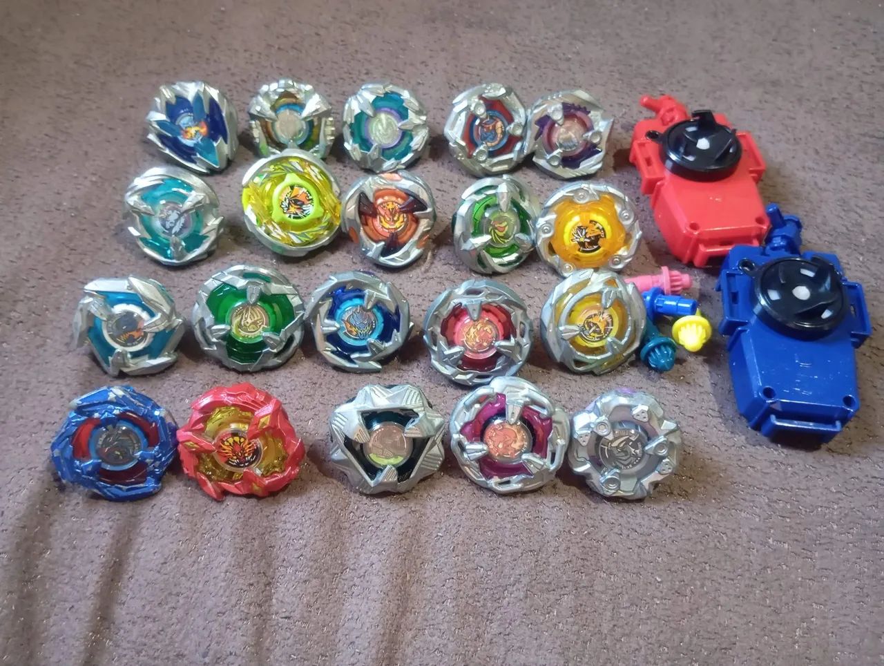 Beyblade Coleção - MARCAS Flame e SB (Não são TT nem Hasbro!)(56 peças) - Foto 2
