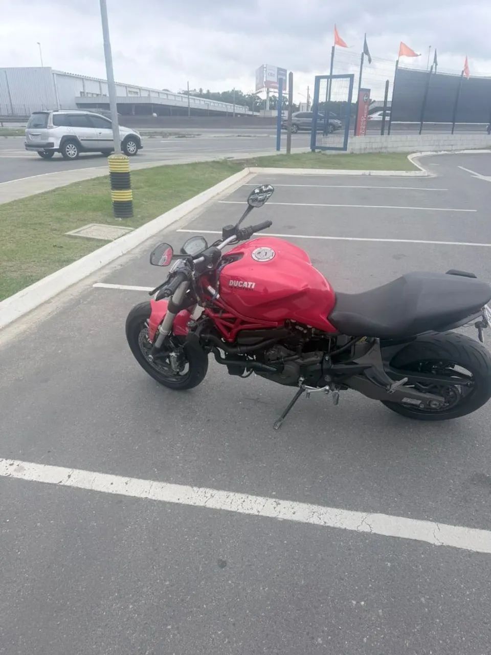 Ducati Monsters 821 - Foto 2
