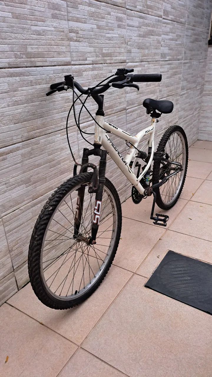Vendo bicicleta pouco usada - Foto 2