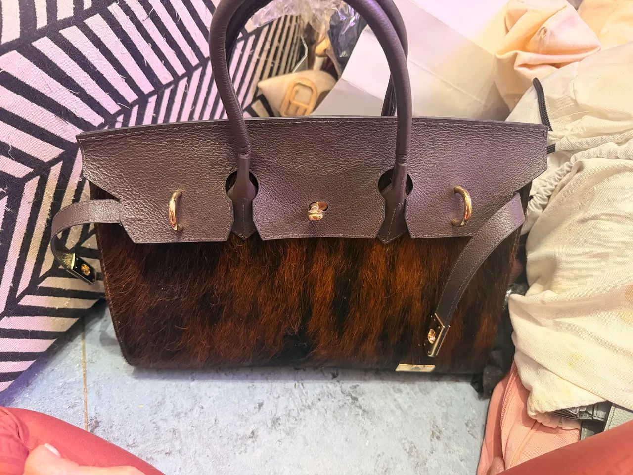 Bolsa em couro e pelo  - Foto 3