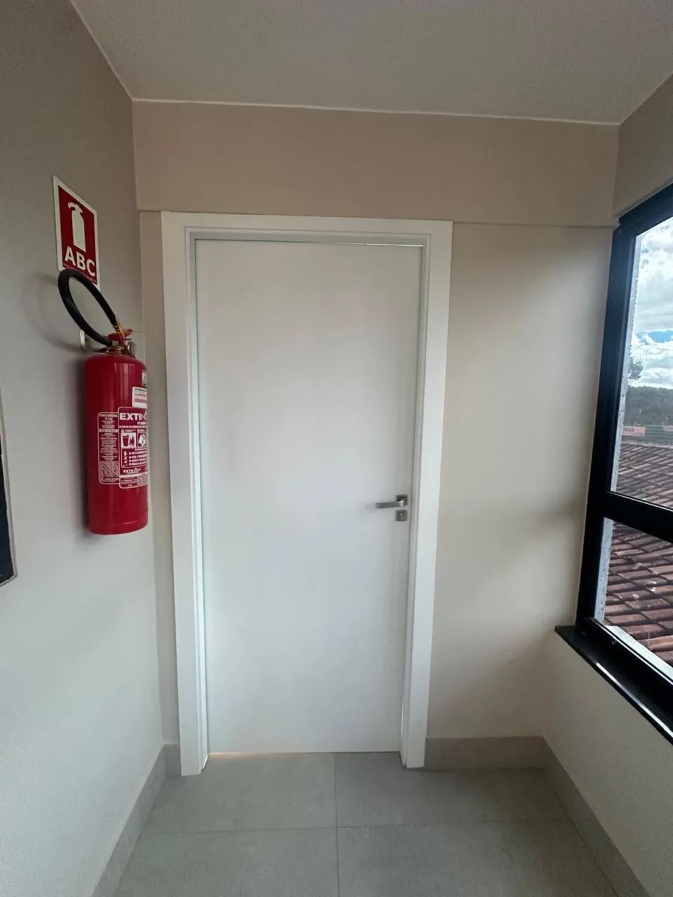 Aluga-se sala comercial - Centro de Luziânia-GO - Foto 2