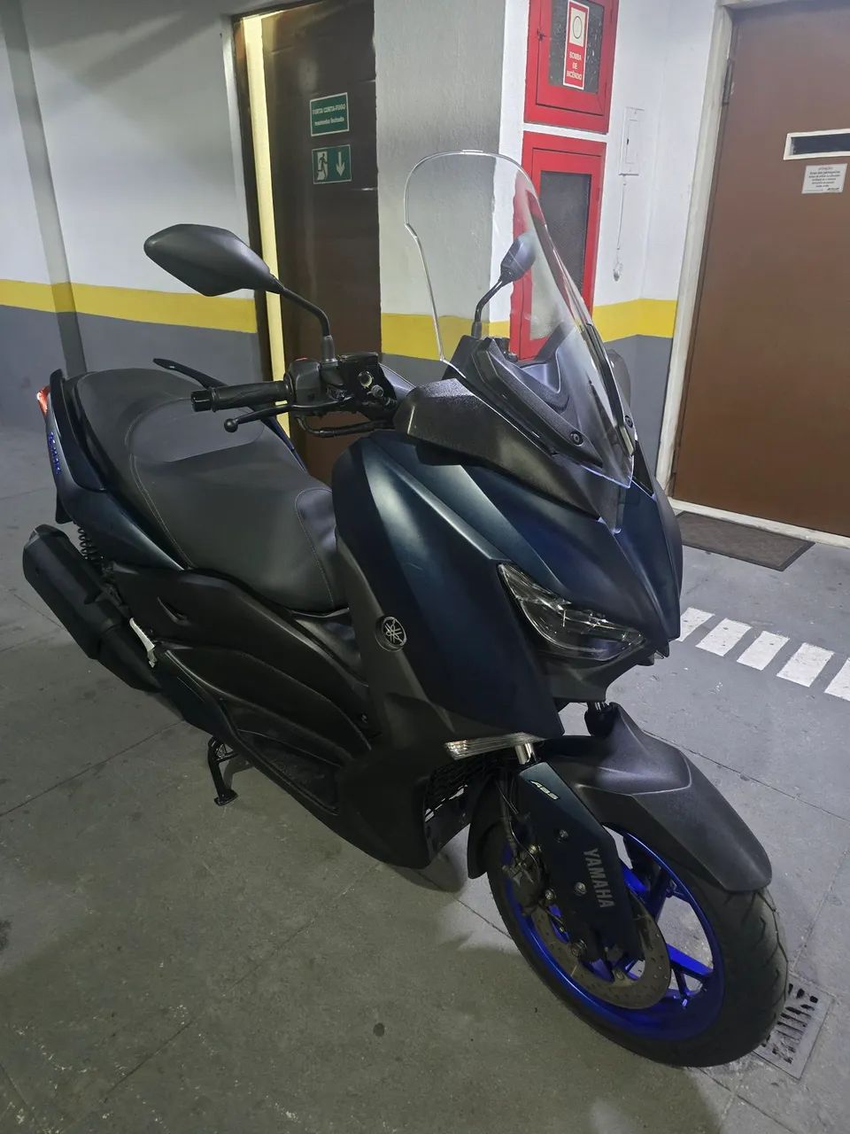 Yamaha XMAX 2023 - Foto 2