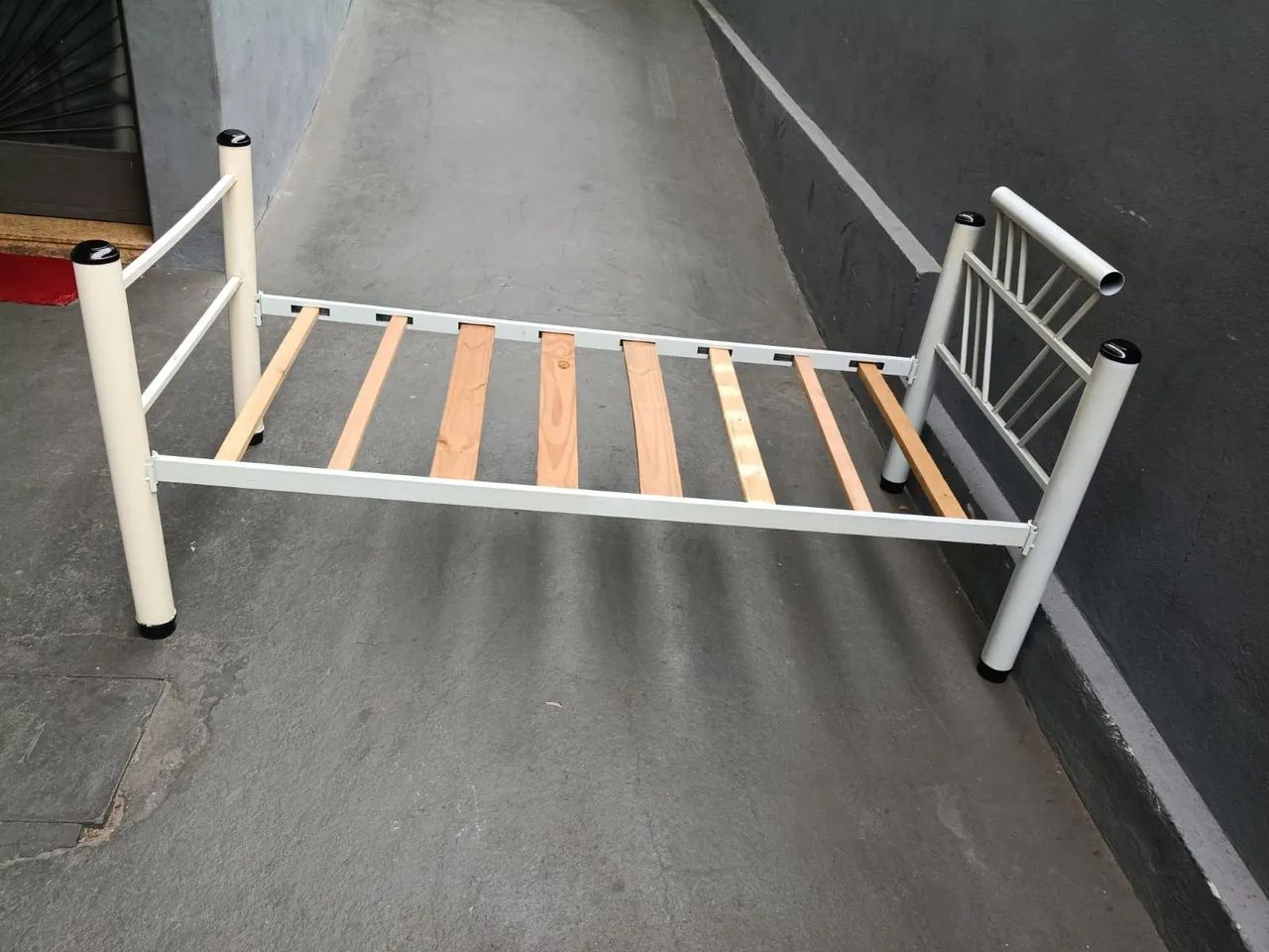 Cama de solteiro de ferro - Foto 2