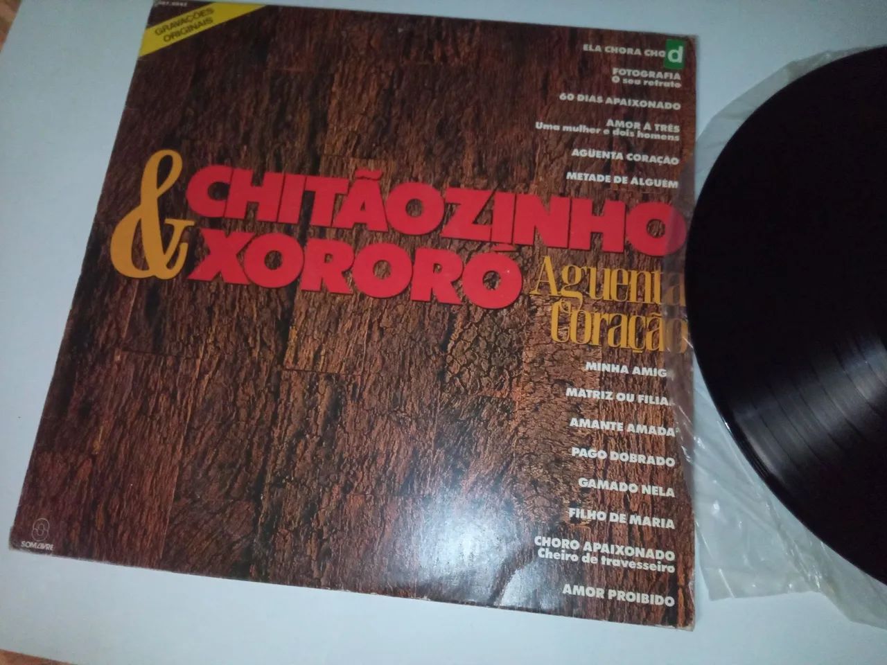 Vinil chitãozinho e Xororó aguenta coração 
