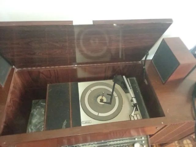 Radiola de móvel com designer vintage  - Foto 4