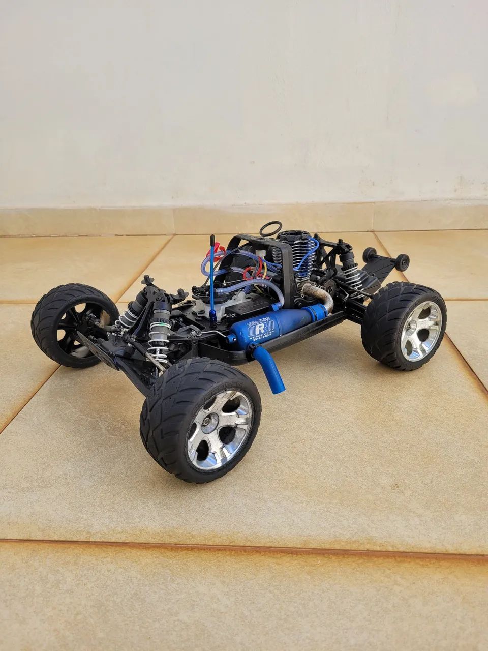 Automodelo Traxxas Jato 3.3  - Foto 3